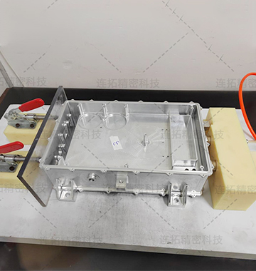 连拓精密新能源汽车水冷管气密性测试方案_水冷散热管气密性检测案例展示