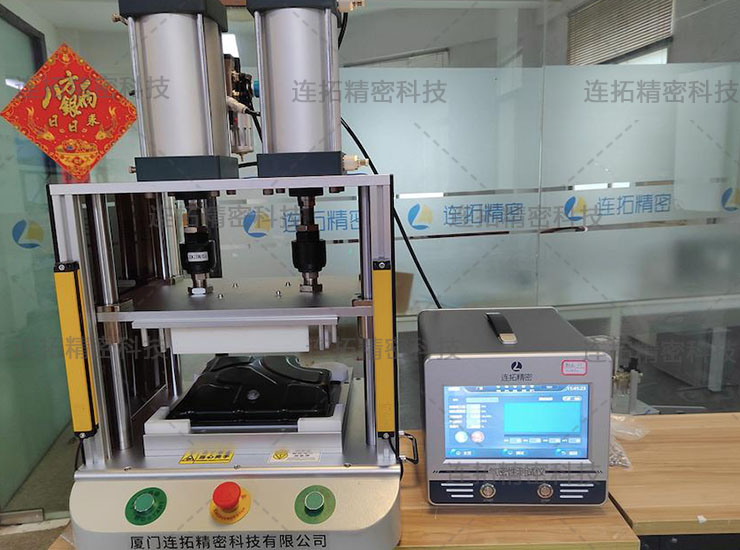 连拓精密发动机油底壳气密性检测仪（实拍）(1).jpg