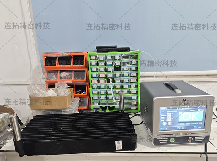 连拓精密散热器气密性检测仪（实拍）(1).jpg
