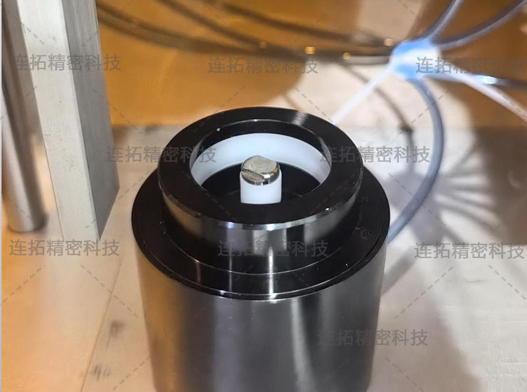 连拓精密注塑件双通道气密测试仪（治具内胀结构实拍）.jpg