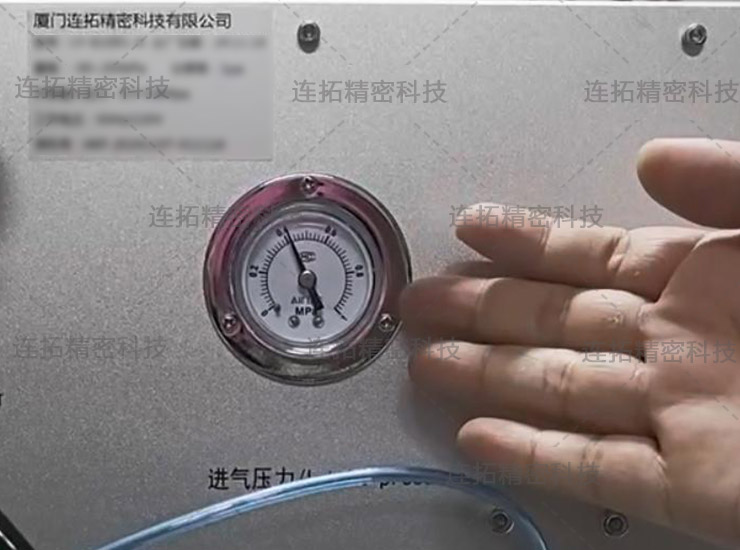 连拓精密双通道自动调压气密测试仪（进气压力显示）.jpg